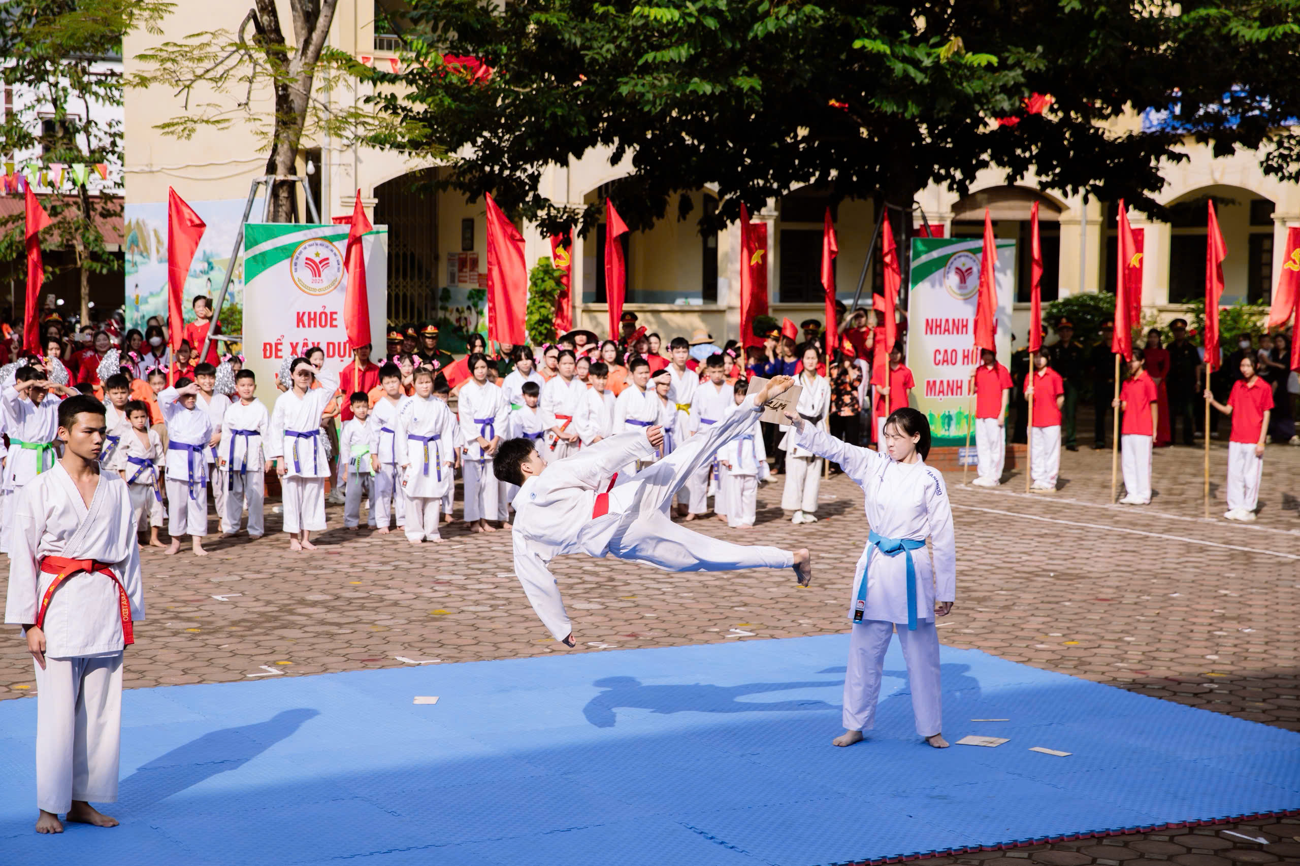 Khát vọng chiến thắng